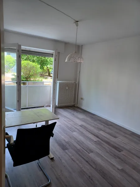 Kompaktes 1-Zimmer-Apartment für 1 Jahr: Modernisiertes Zuhause in Lichterfelde — photo 1